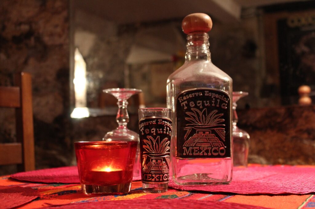 tequila bottle, glass, tequila-1353391.jpg